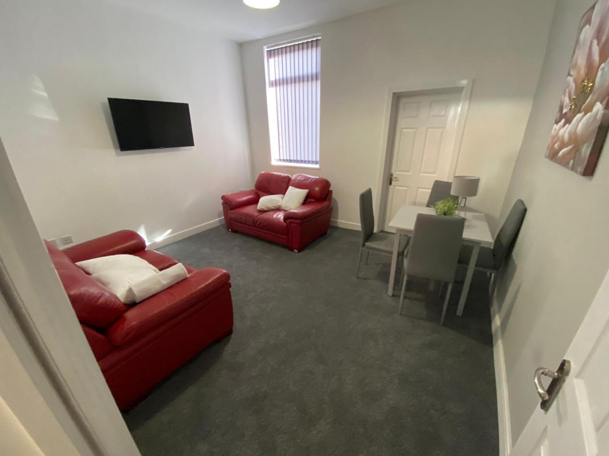 Great Home Of Relaxations Stoke-on-Trent ภายนอก รูปภาพ